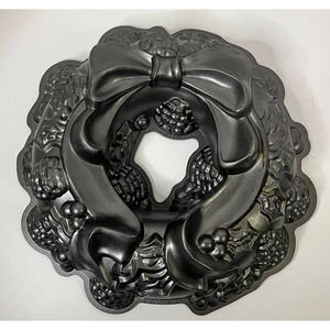 Nordic Ware Wreath Bundt Cake Pan
